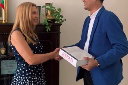 Среща между посланика на Република България в Индонезия и представител на Министерството на религията на Индонезия